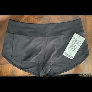 NWT lululemon Speed Up LR Shorts, 2.5, size 6 in black